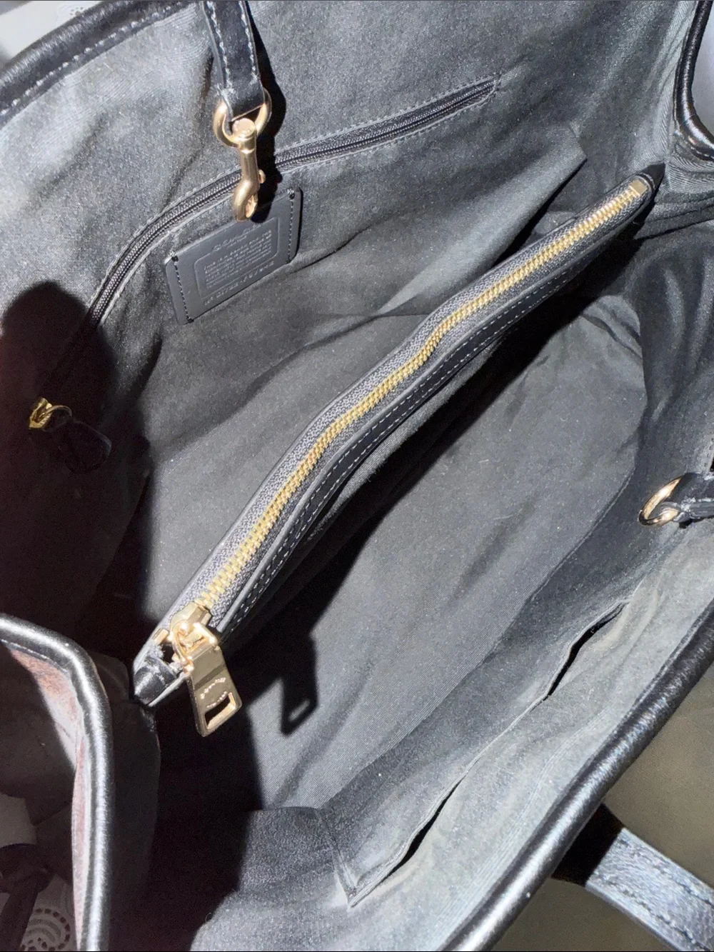 Coach Brown and Black Signature Canvas Tote Pristine Condition Like New - Picture 11 of 13